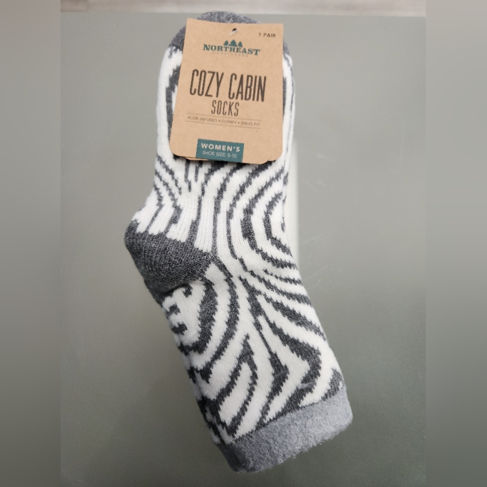 Northeast Outfitters Socks 1 Pair Women's Size 5-10
